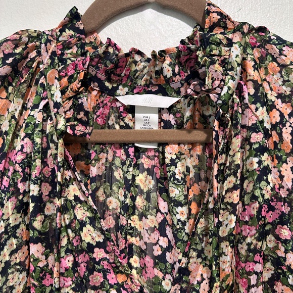H&M Floral Peasant Top Size Small - Picture 8 of 9